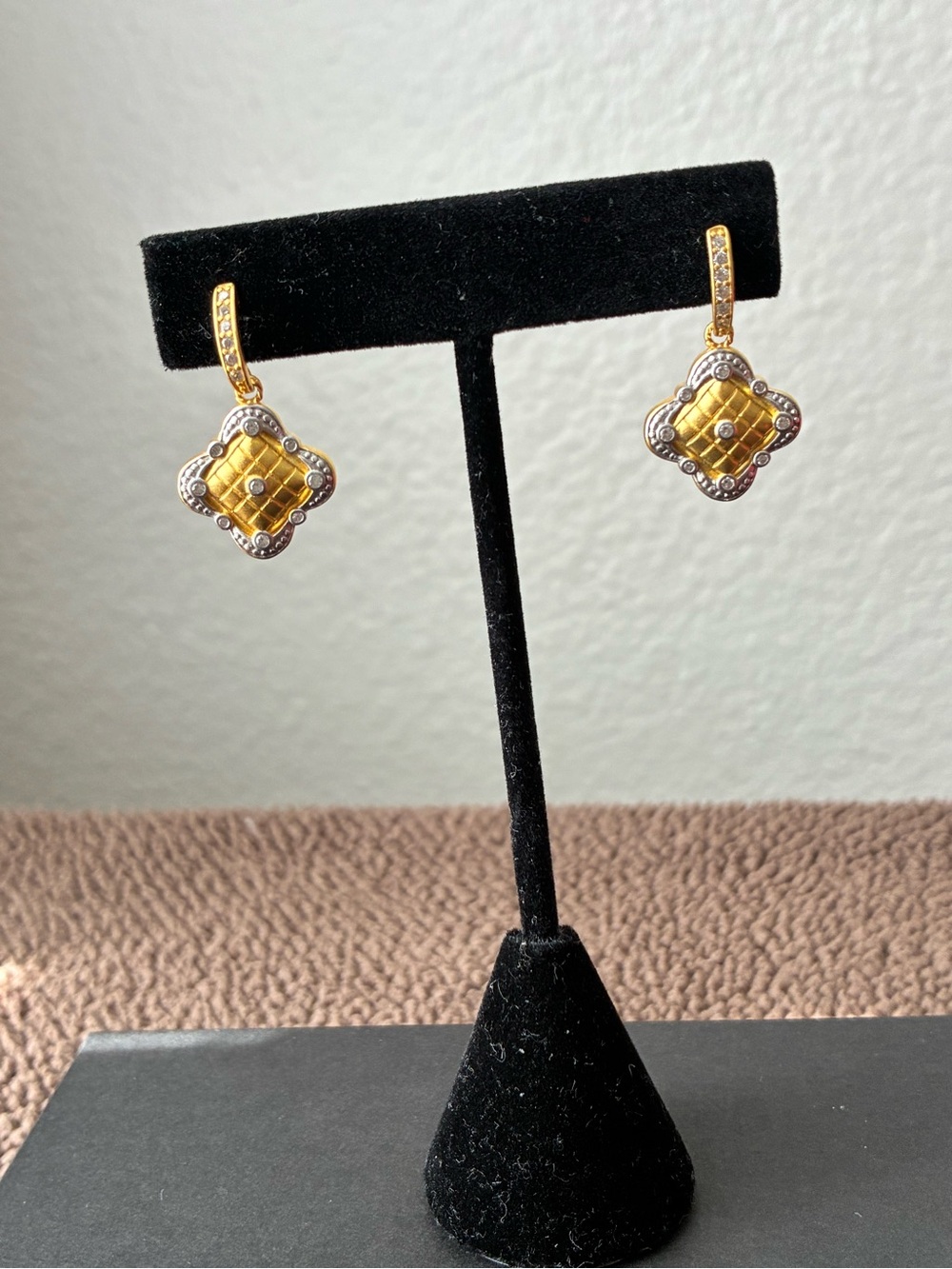 Freida Rothman Earring - Picture 6 of 10